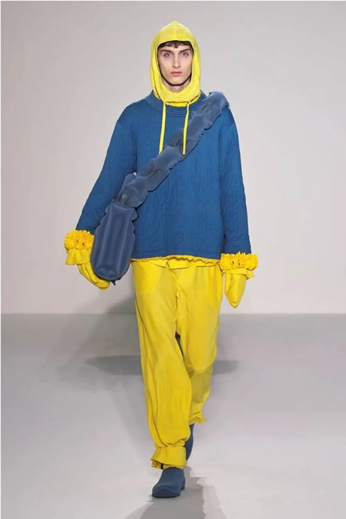 الالوان التي تناسب الأزرق الغامق من كريج جرين Graig Green