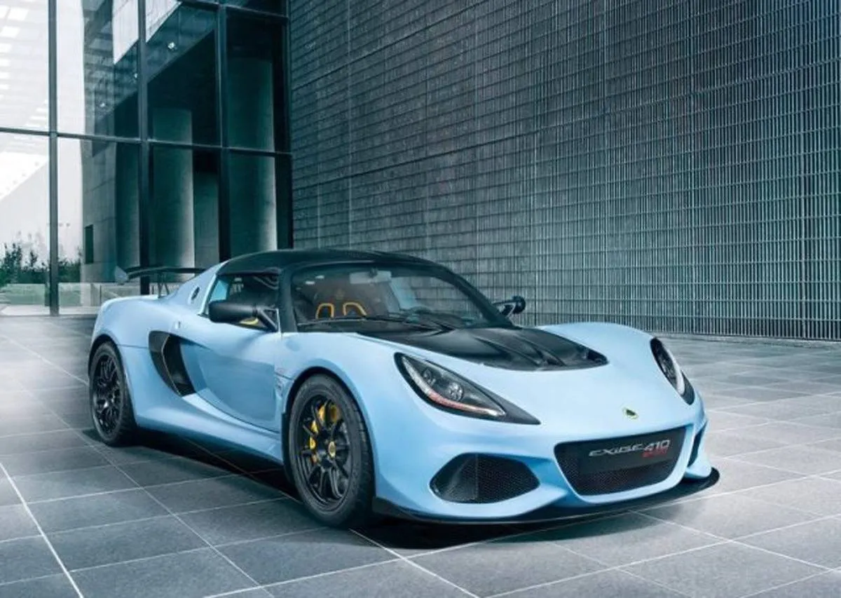 لوتس  Exige ونيسان GTR