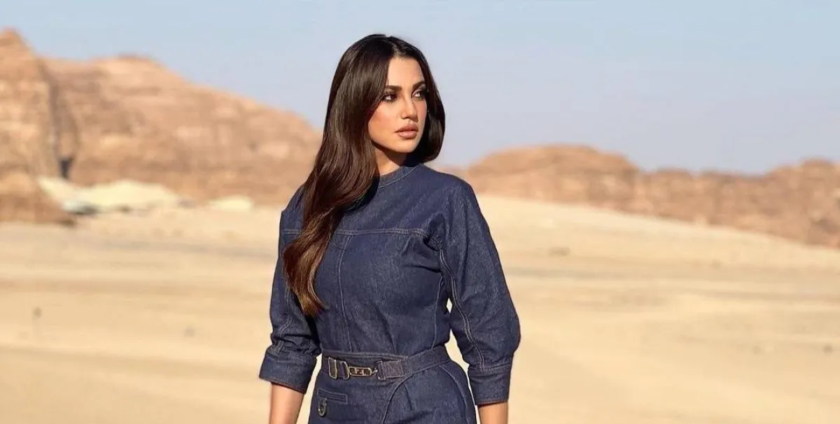 درة زروق - صورة من حسابها على فيسبوك