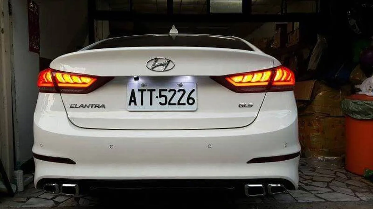 أبجديات الإضاءة الخلفية بالسيارة