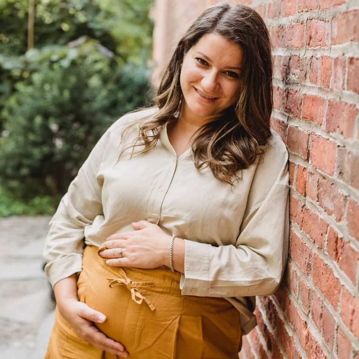 صورة تعبيرية لحامل في سن ال40 