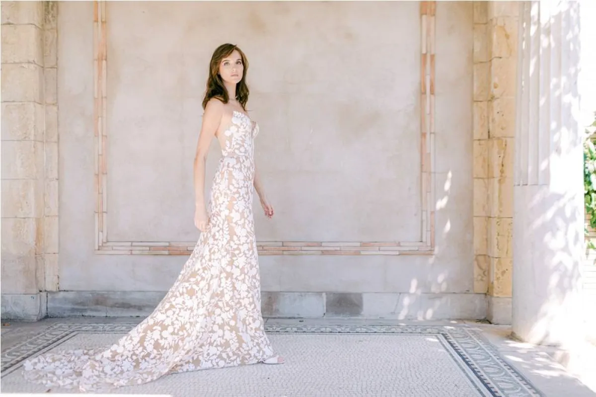 موديلات فساتين زفاف مزينة بالدانتيل من فردان نيويورك Verdin New York