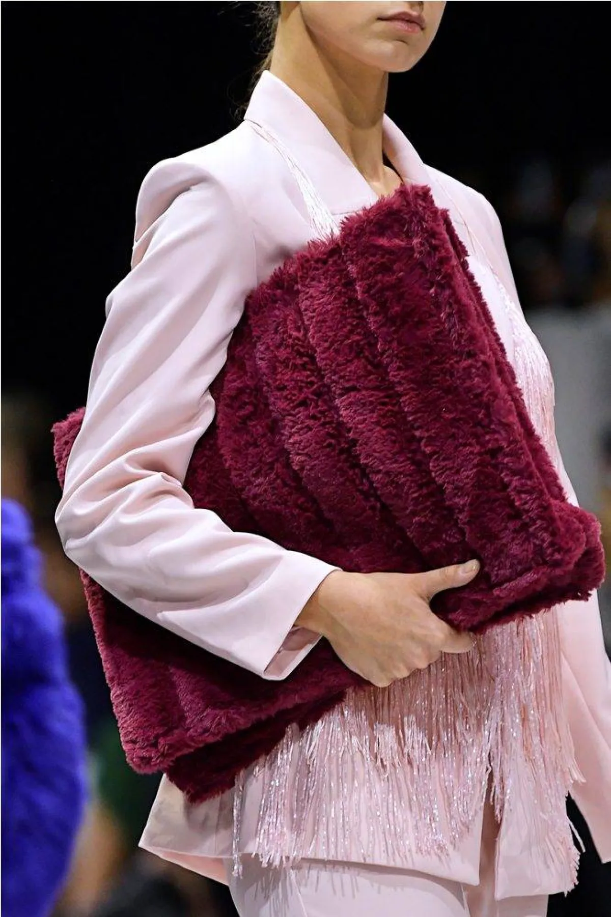 موديلات حقائب يد فرو لخريف وشتاء 2022 من عبود جمّال Aboud Jammal