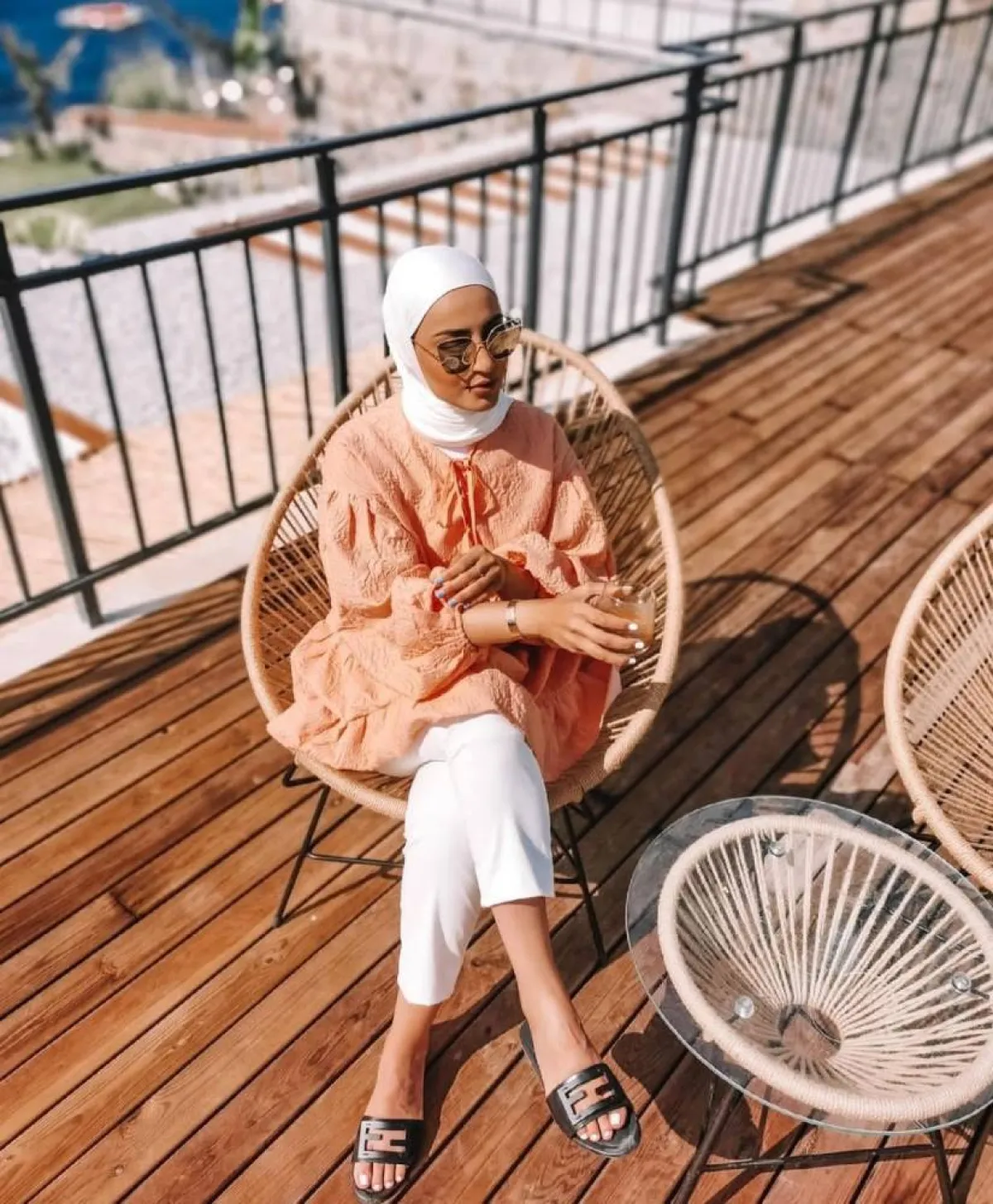 إطلالات بدرجات الباستيل من دلال الدوب