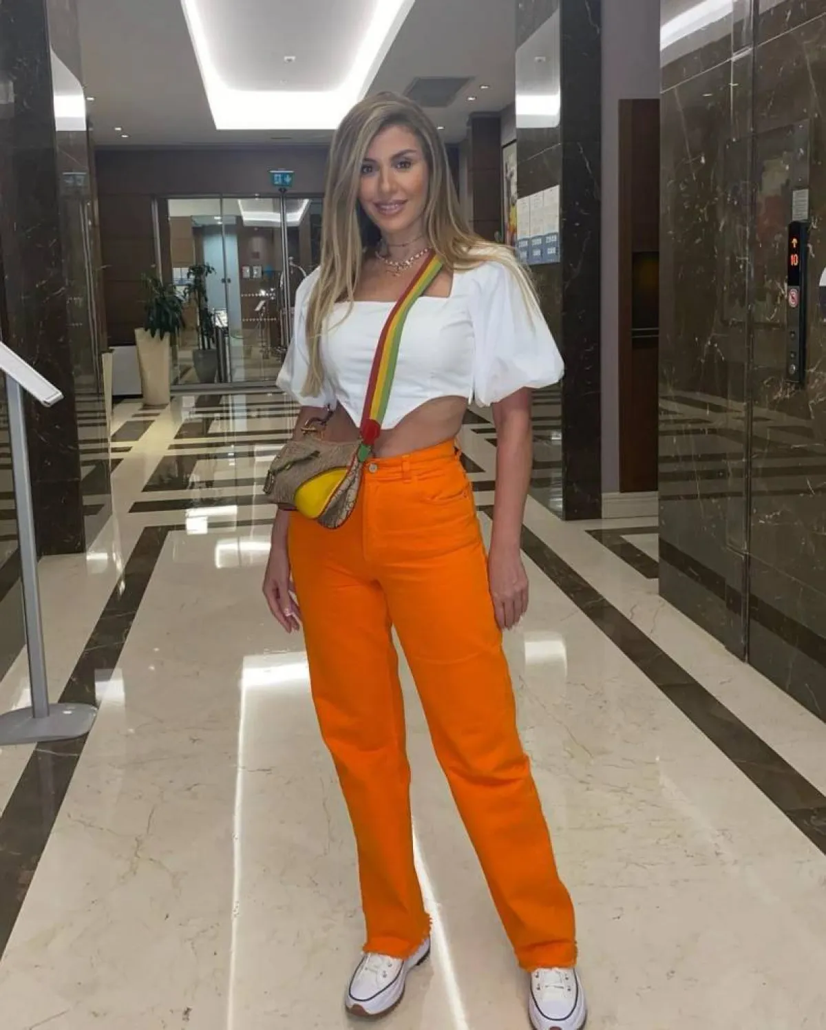 ريتا حرب بطاقم كاجوال شبابي 