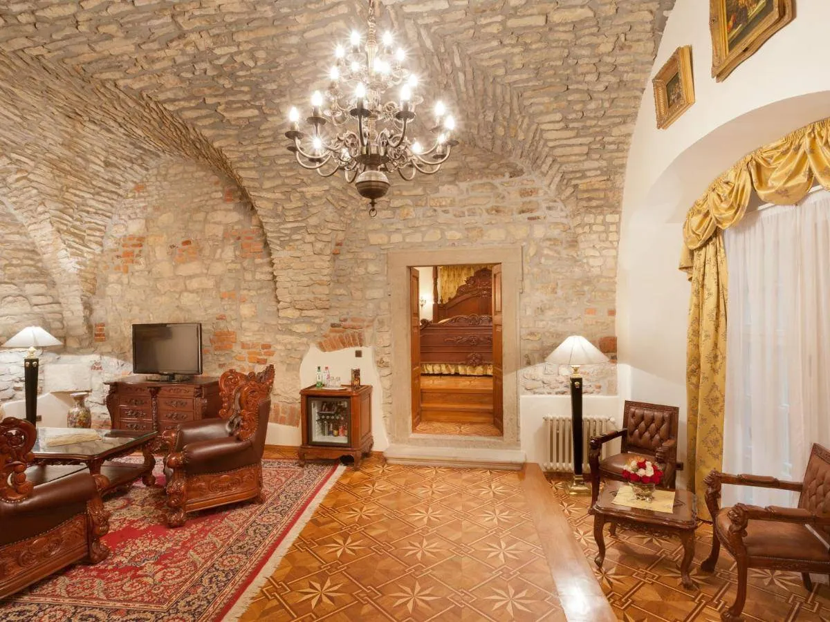 أجواء كلاسيكية دافئة في فندق يو برنس