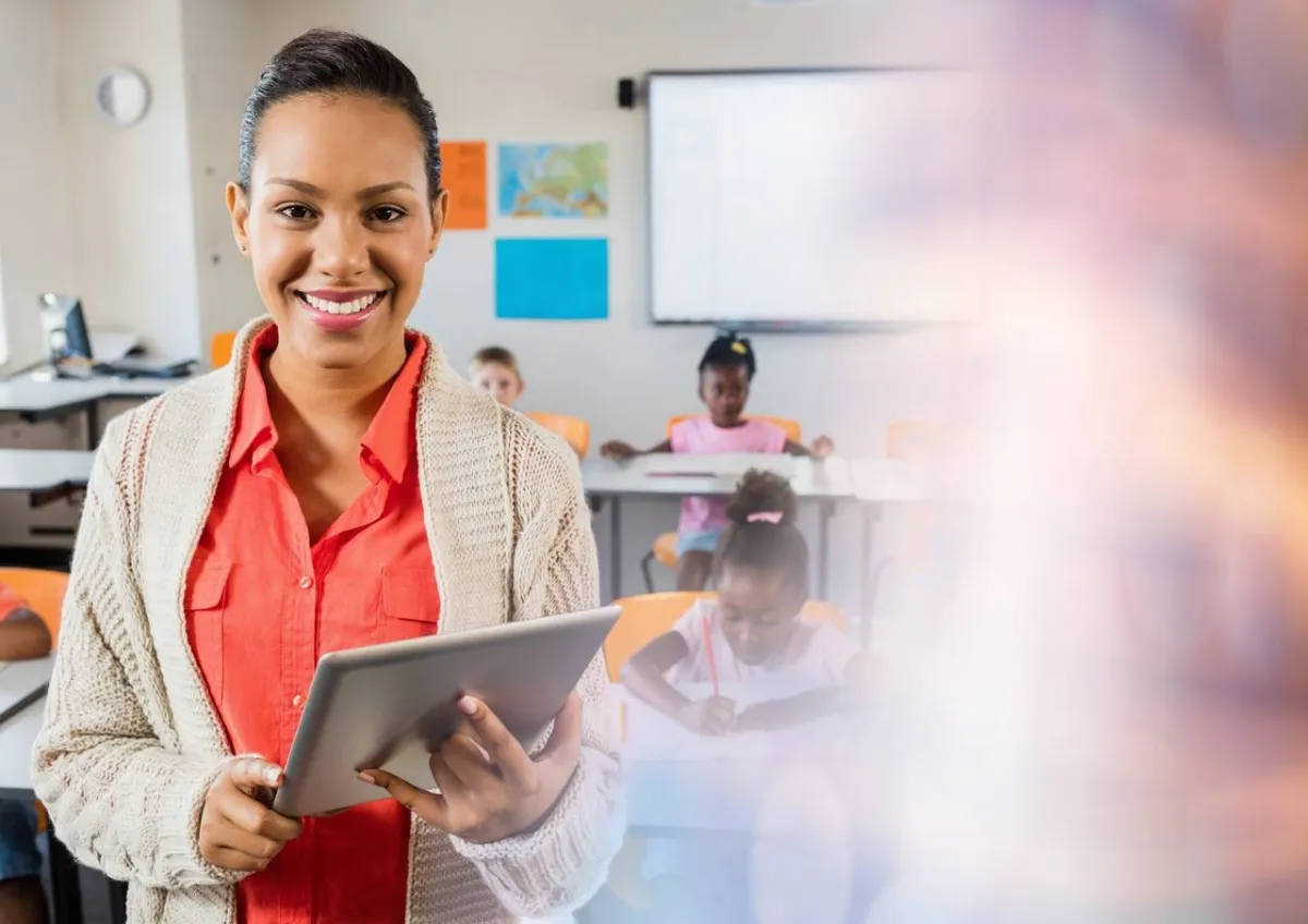 صورة للمعلمة