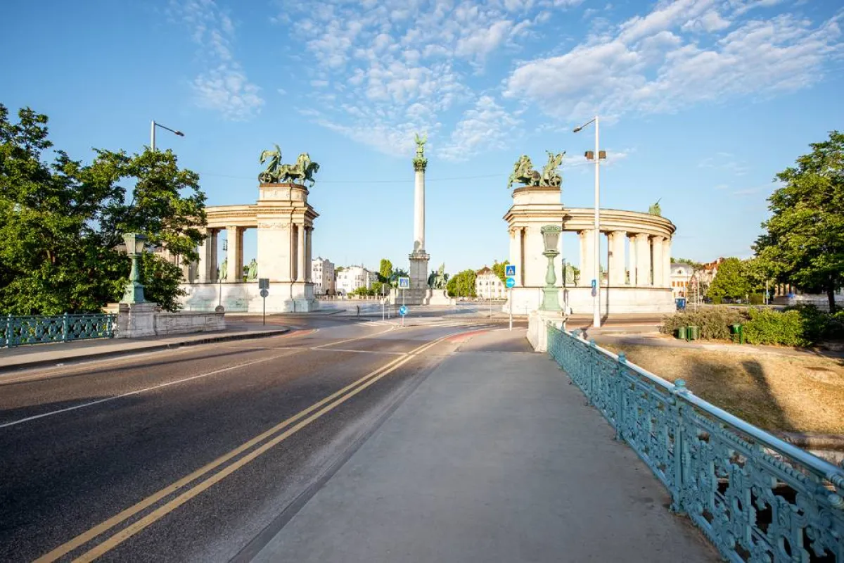 ساحة الأبطال الشهيرة 