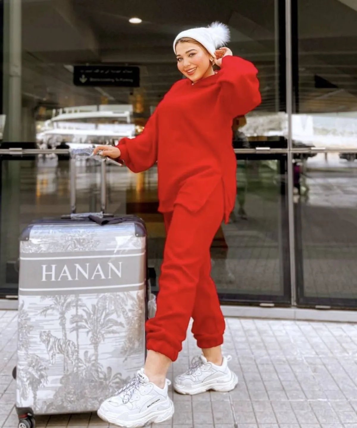 حنان الحكيم باطلالة رياضية