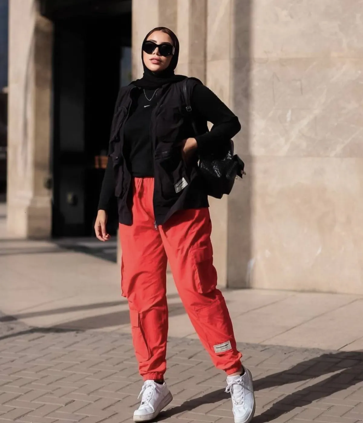 رهف الشامي بتنسيق الاحمر والاسود