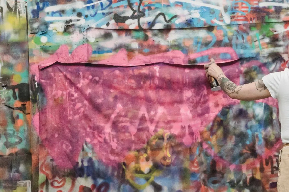 فنانة غرافيتي