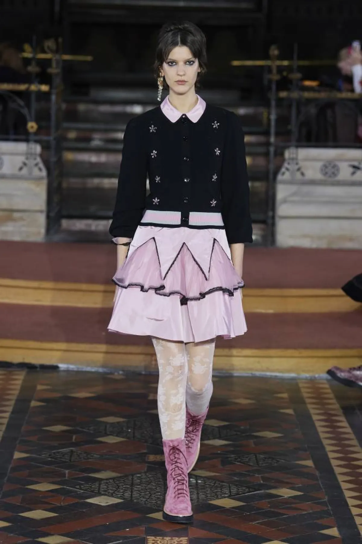 تنورة عصرية باللون الزهري من بورا أكسو Bora Aksu 