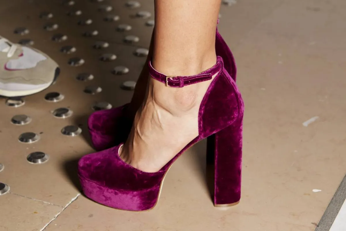 حذاء باللون الزهري من إيلي صعب Elie Saab