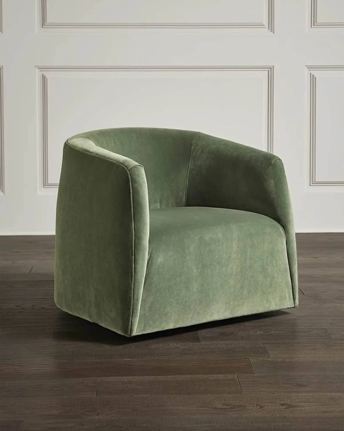 أريكة جانبيّة مكسوّة بنسيج باللون الأخضر الفاتح