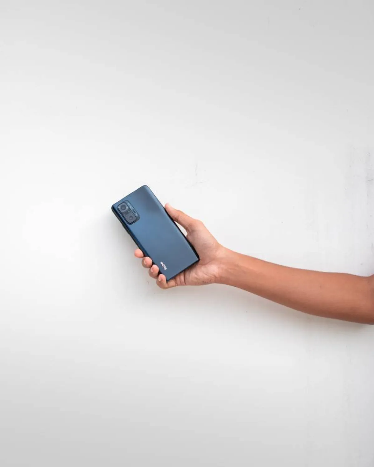  أقل من نصف سعر آيفون.. هاتف مذهل يشحن بالكامل في 9 دقائق