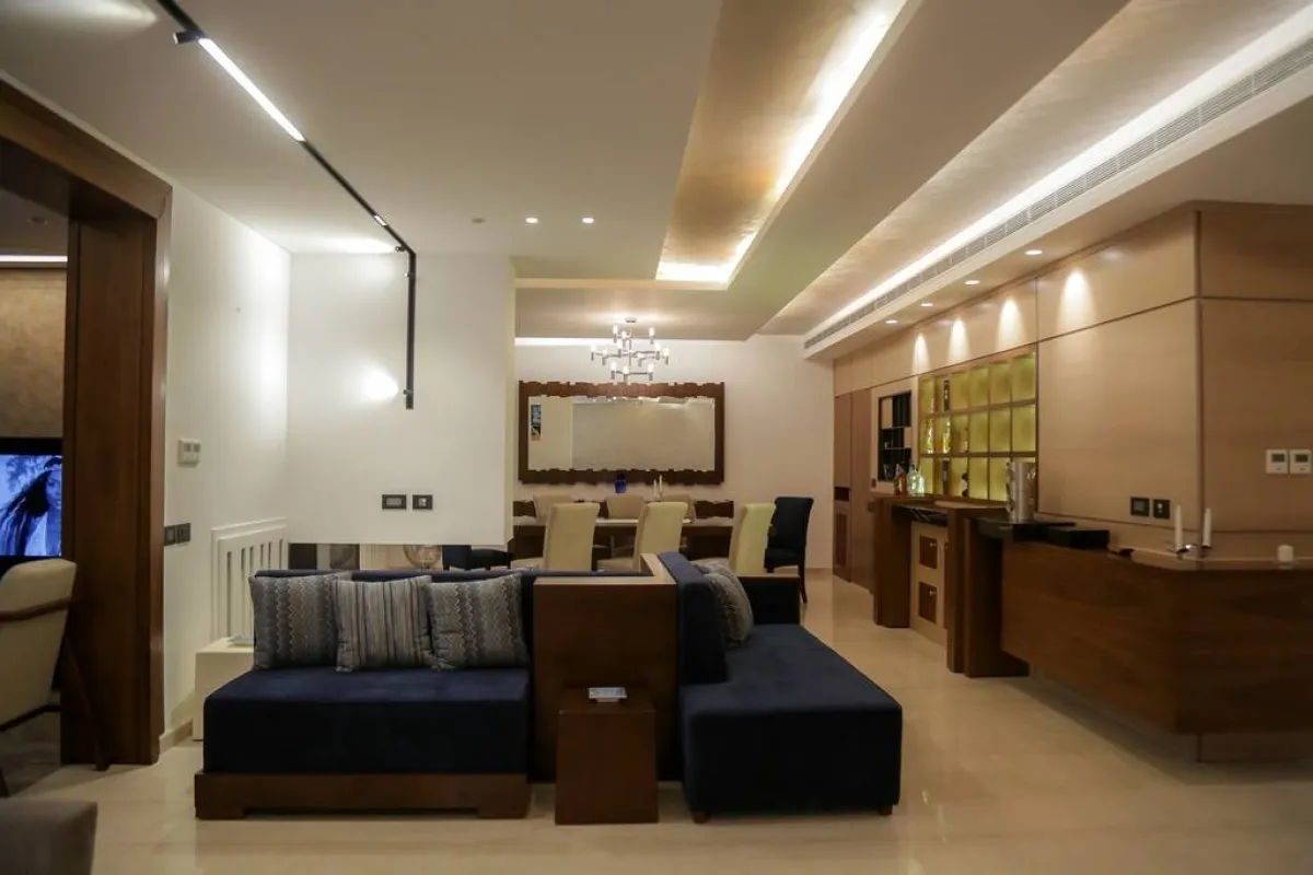 منطقة الاستقبال تستقبل الإضاءة من مصادر مختلفة