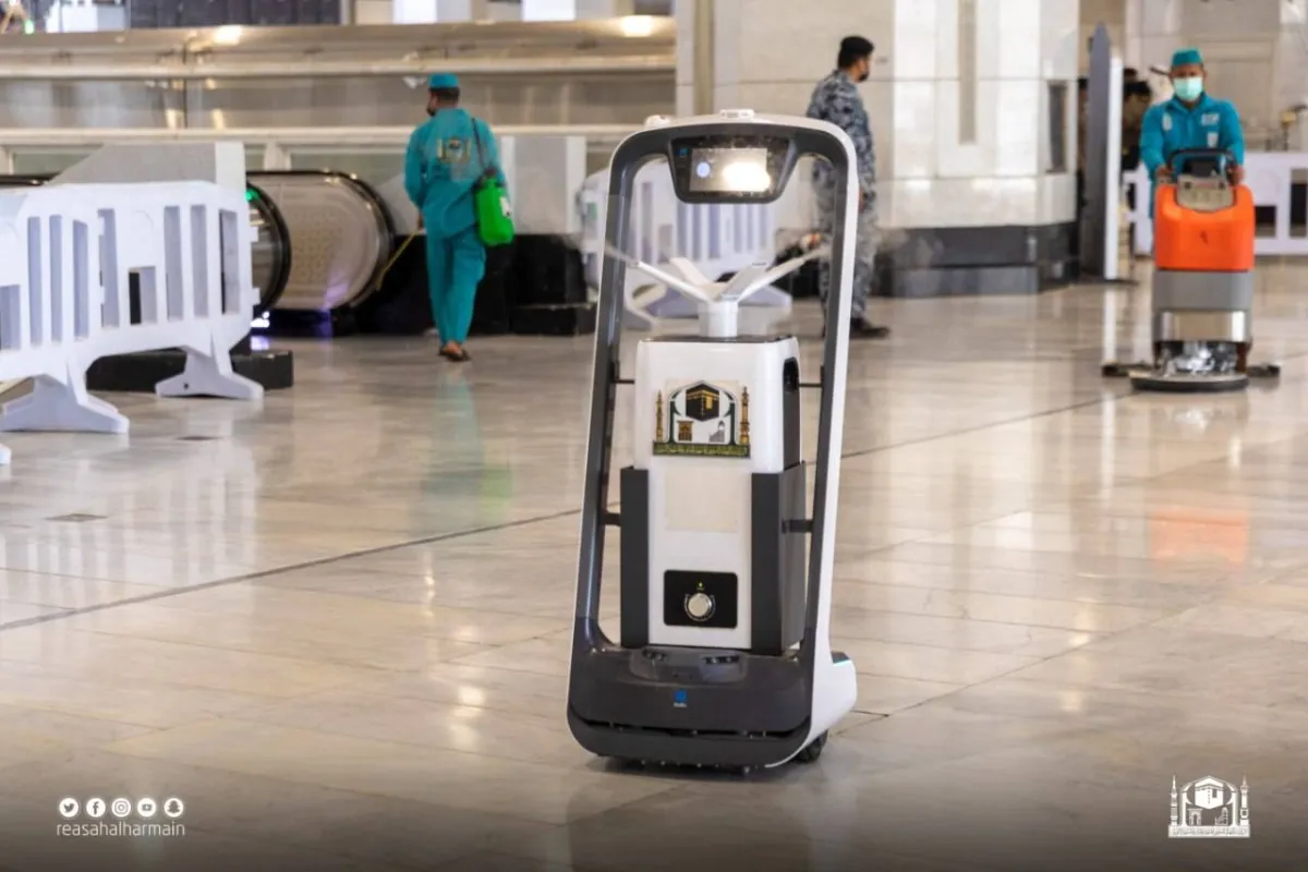 تعرف على أبرز استخدامات الذكاء الاصطناعي بالمسجد الحرام في عهد خادم الحرمين الملك سلمان