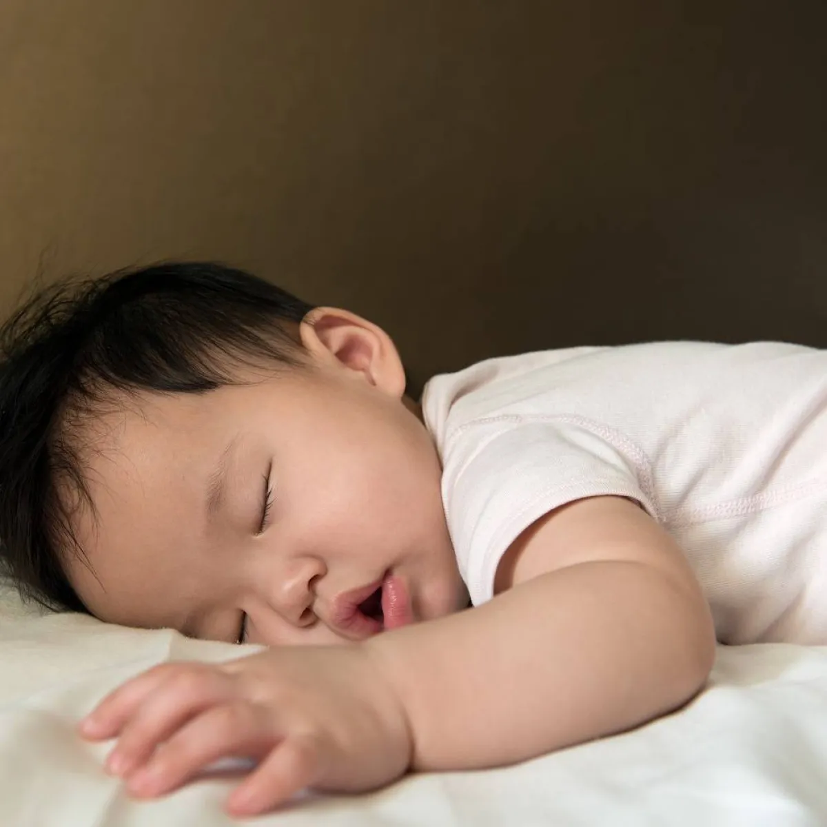 صورة تعبيرية لشخير الطفل