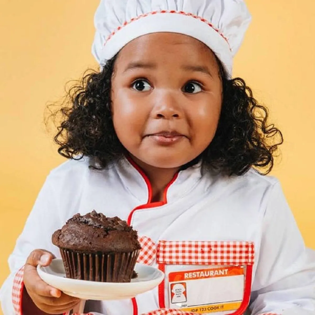 صورة تعبيرية عن سمنة الطفل