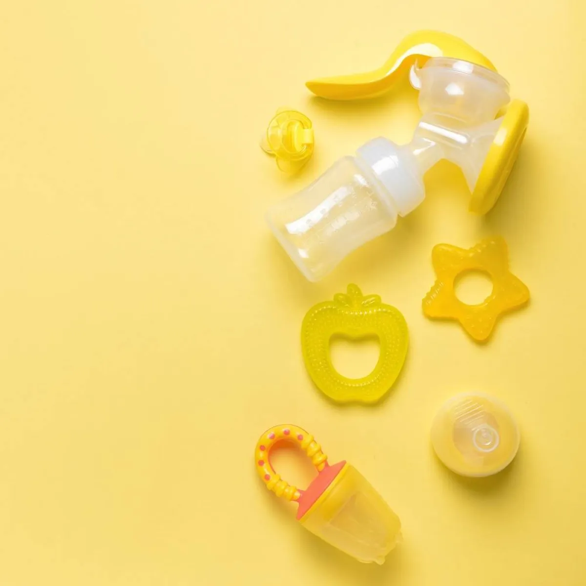 صورة لبعض أدوات الرضيع