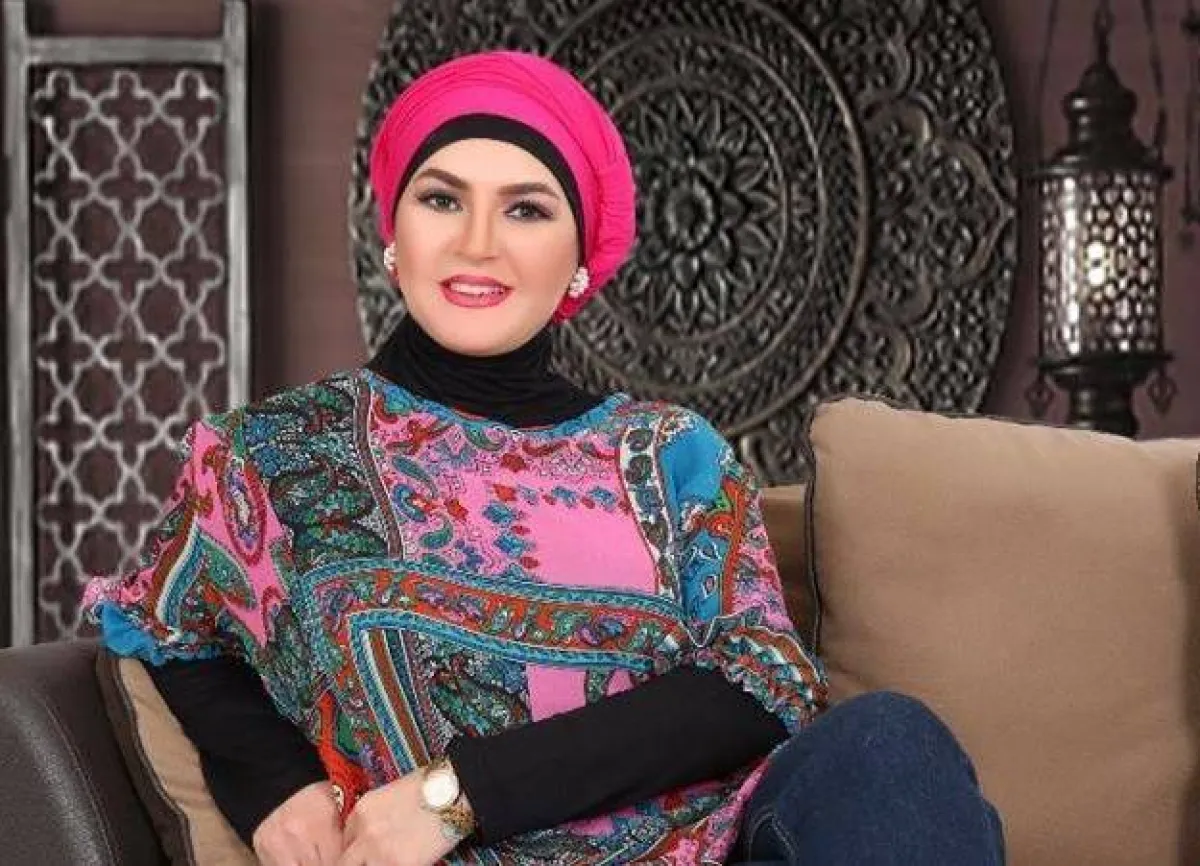 منال عبد اللطيف - صورة من صفحتها على فيسبوك