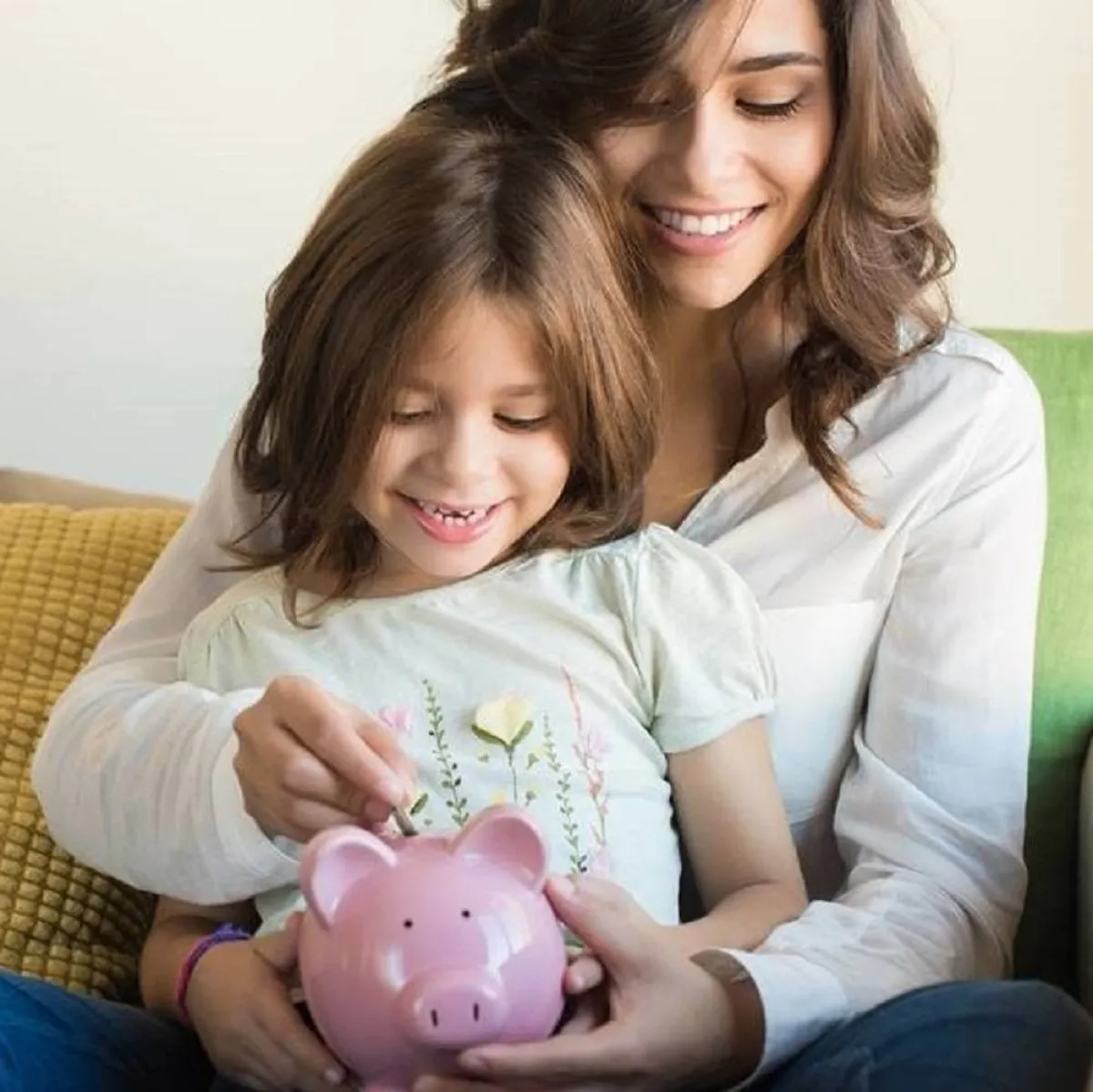 صورة لأم وطفلتها