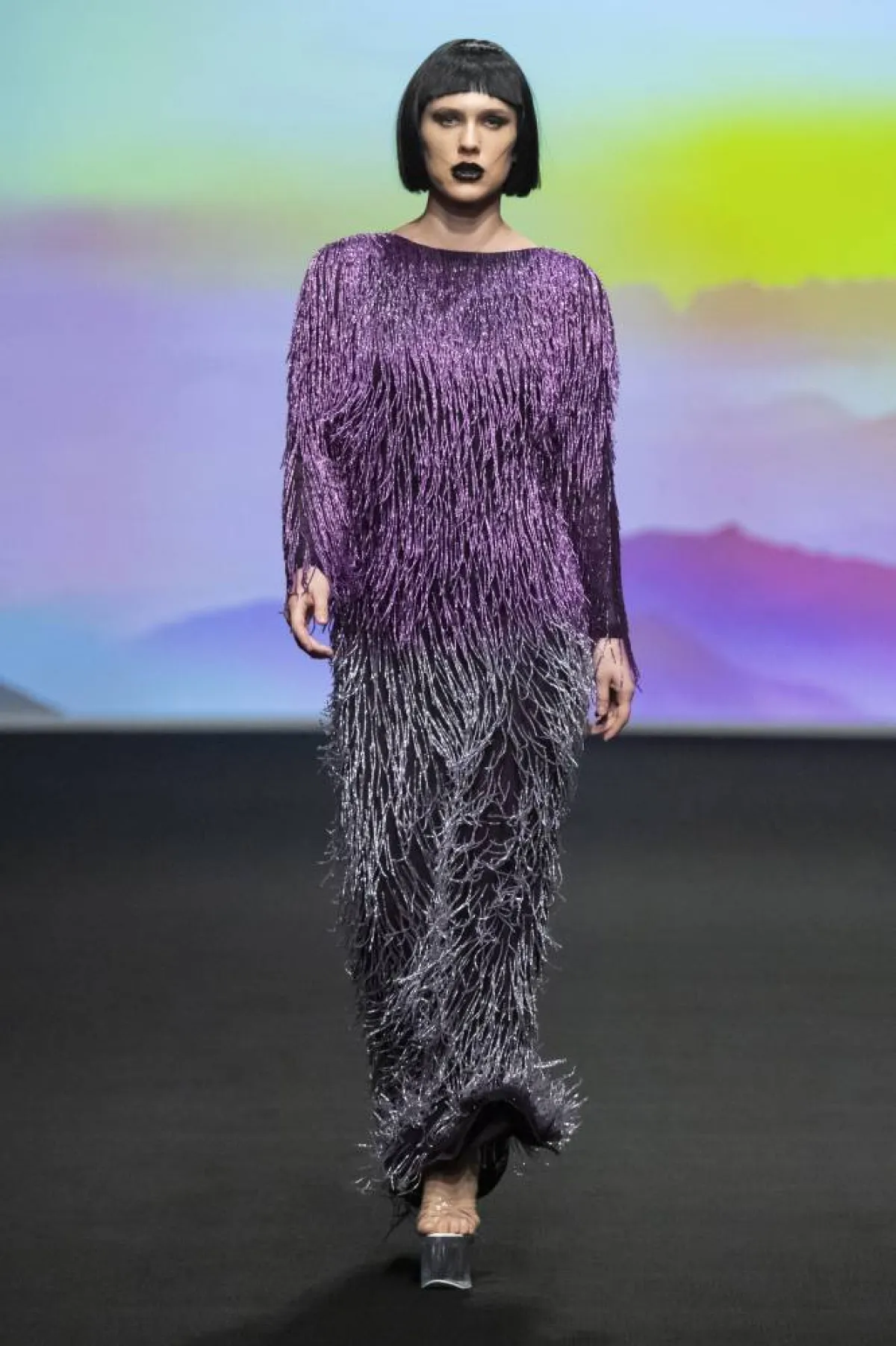 موديلات فساتين باللون البنفسجي