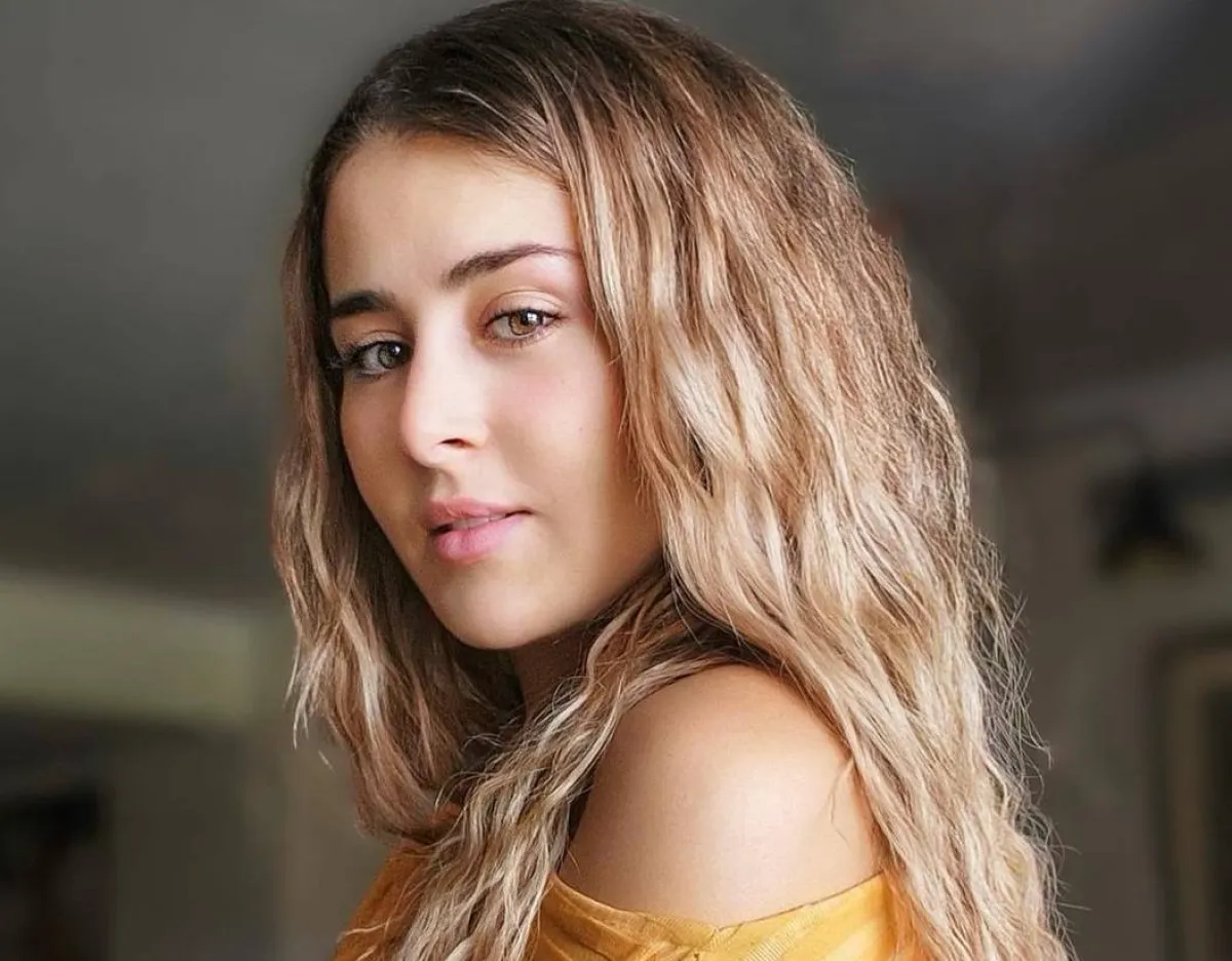 عائشة بن أحمد- صورة من صفحتها الرسمية على انستغرام