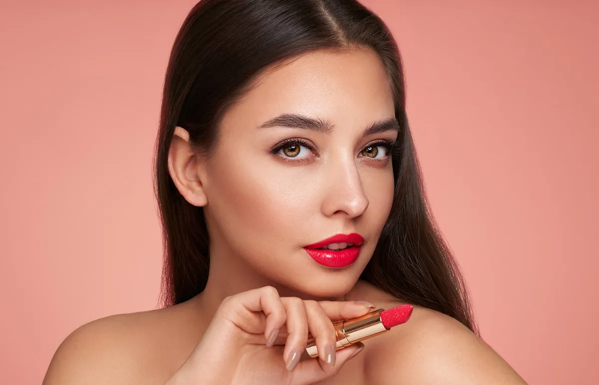 فوائد أحمر الشفاه