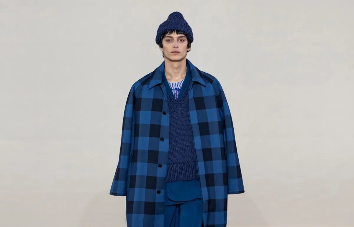 الالوان التي تناسب الأزرق الغامق من بول سميث Paul Smith