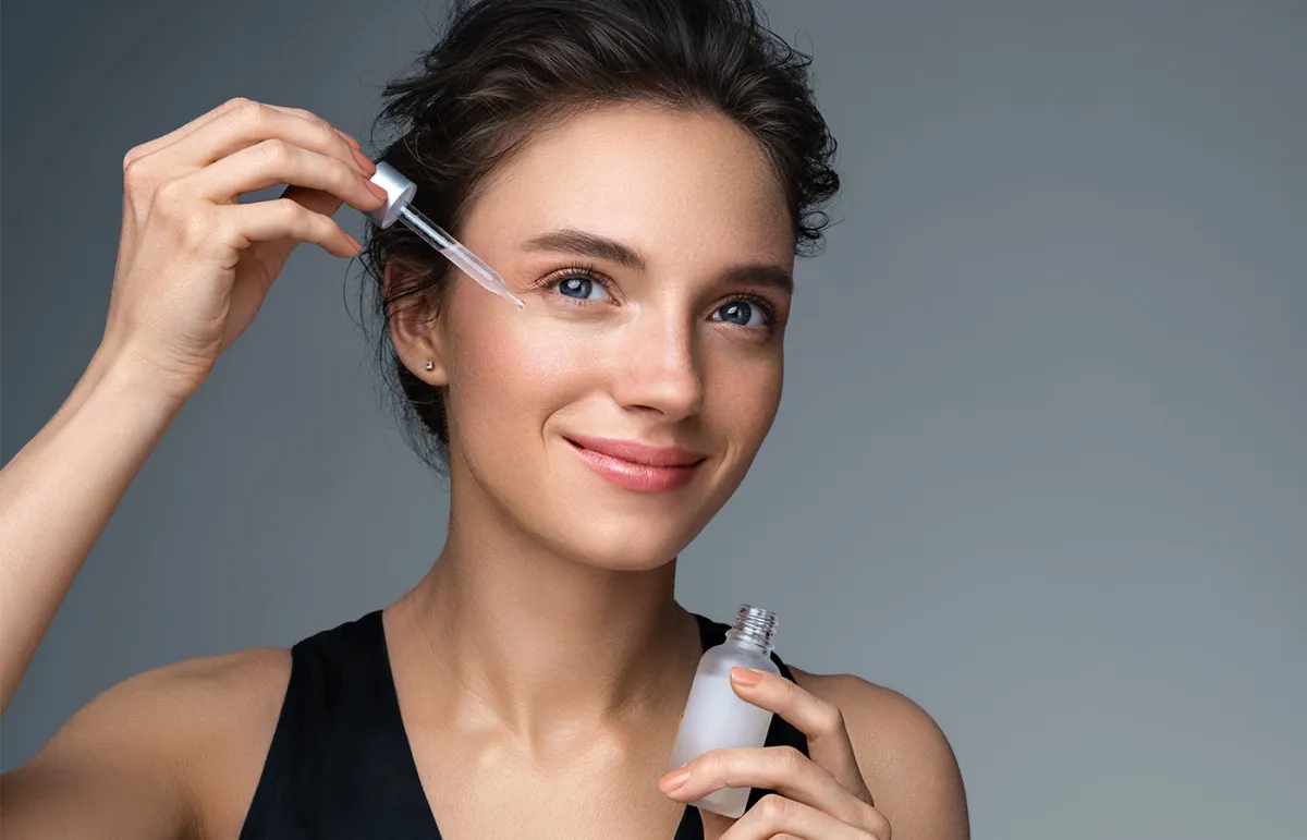 أفضل سيروم لتفتيح البشرة في الخريف وفقاً للاختصاصيين