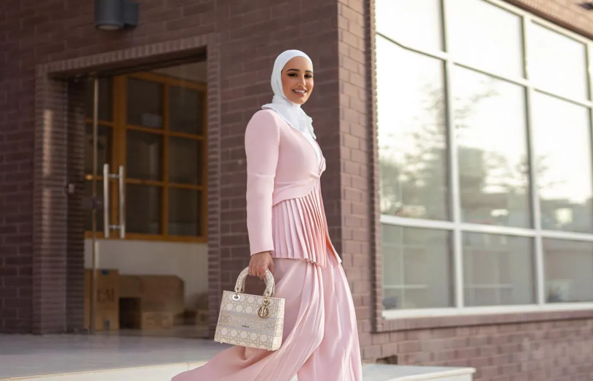 إطلالات بدرجات الباستيل من دلال الدوب