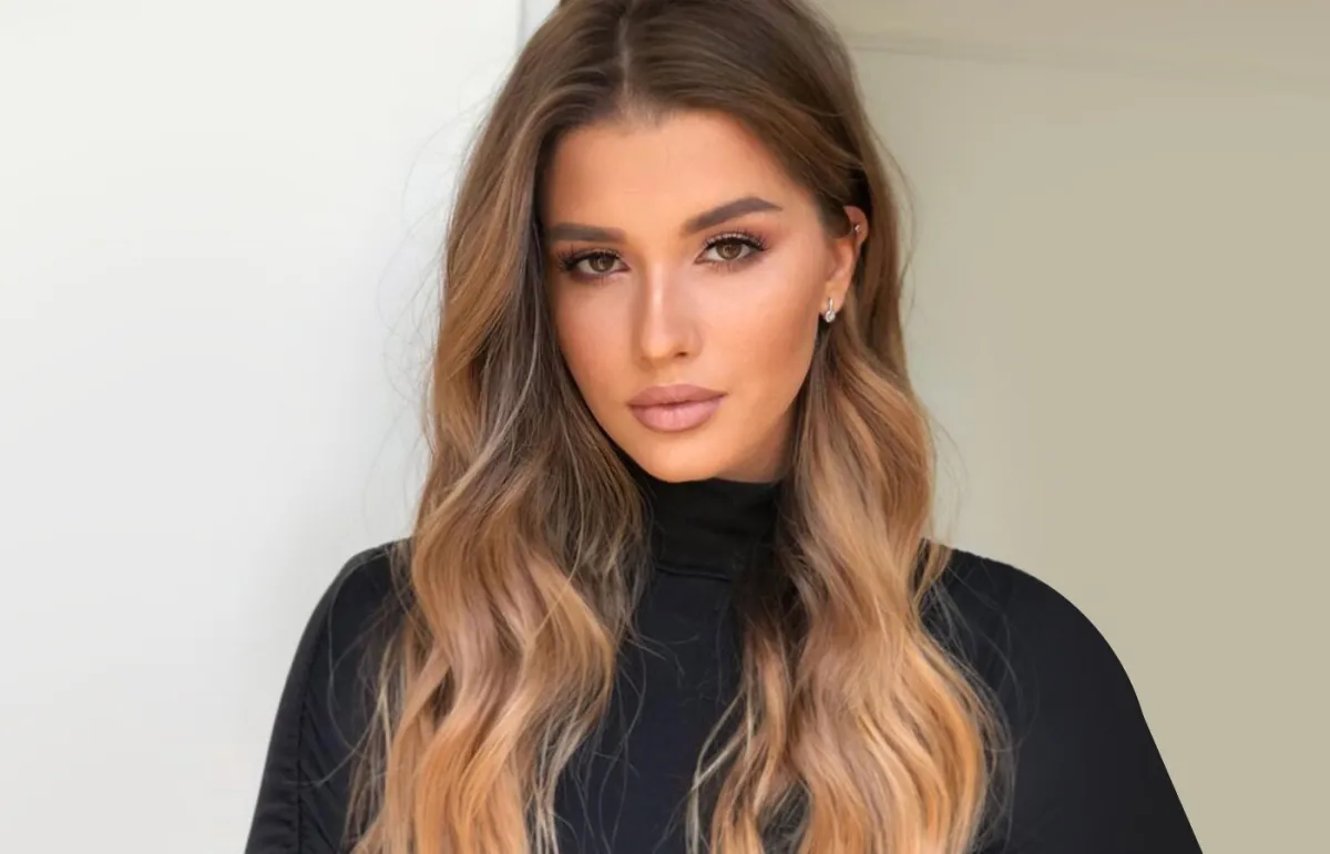 لون الشعر المناسب للعيون العسلية