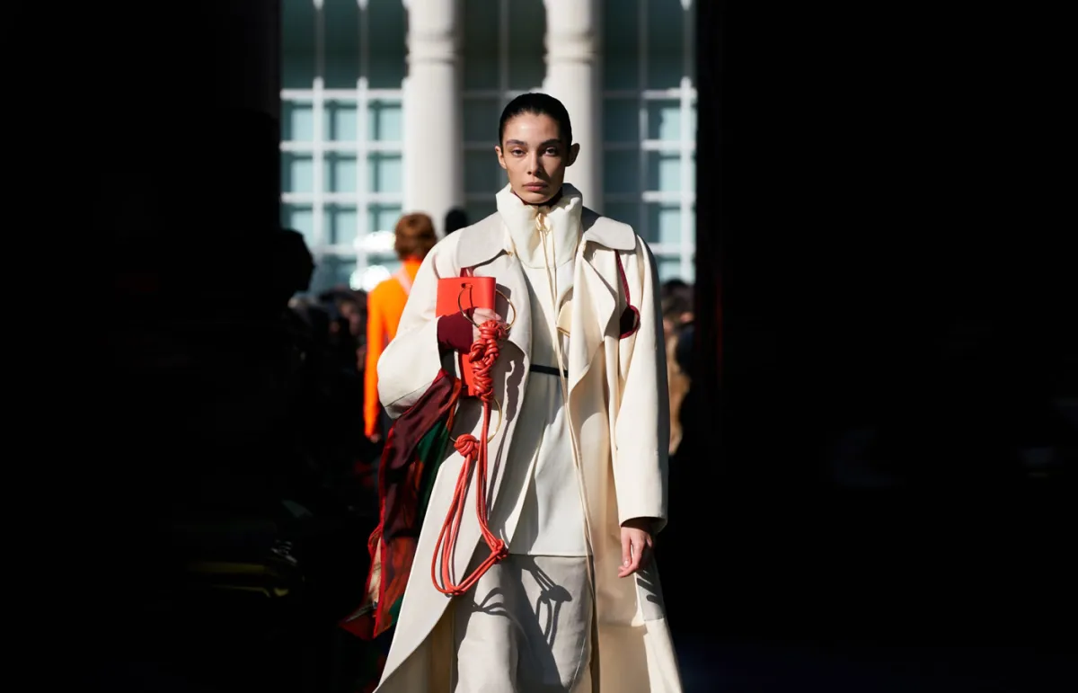 معغطف طويل لخريف وشتاء 2023 من روكساندا Roksanda