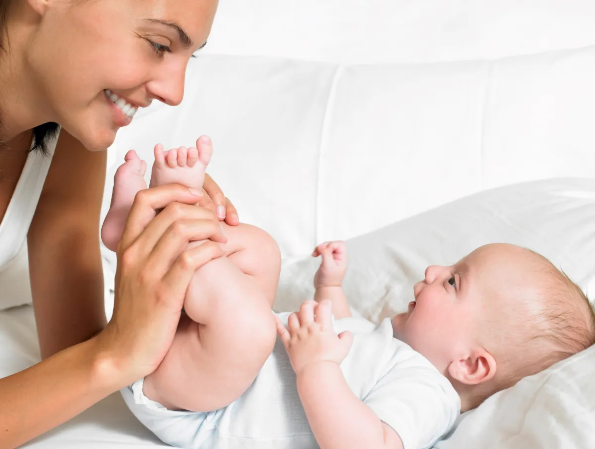 العلاقة بين إمساك الرضع والحليب الصناعي