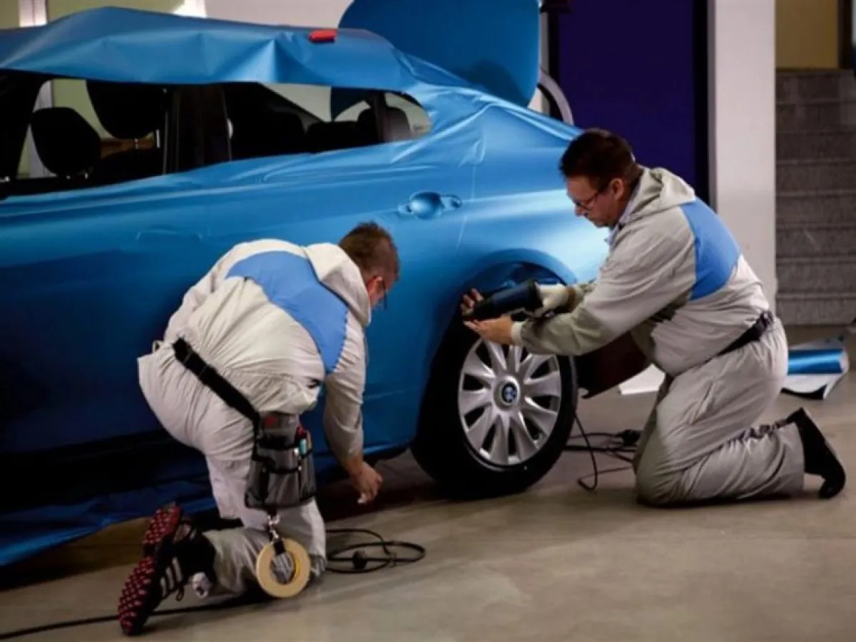 طلاء السيارة باللون المناسب