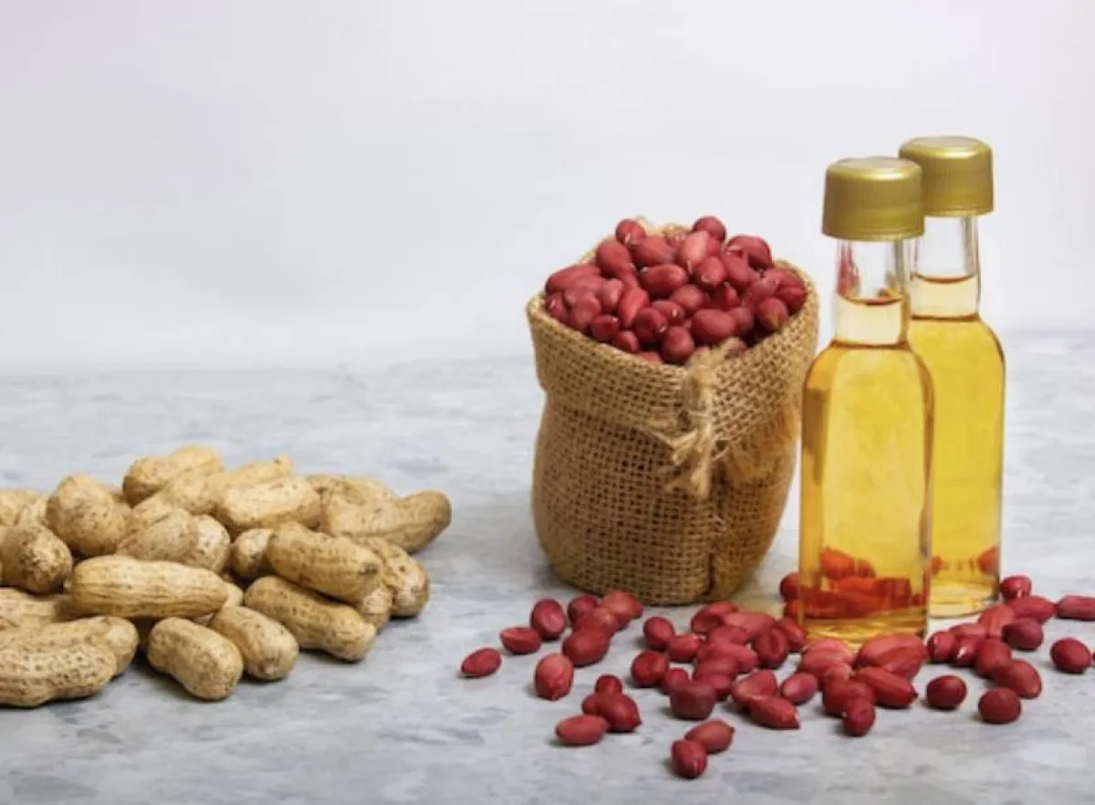 لمعان ونعومة الشعر بزيت الفول السوداني