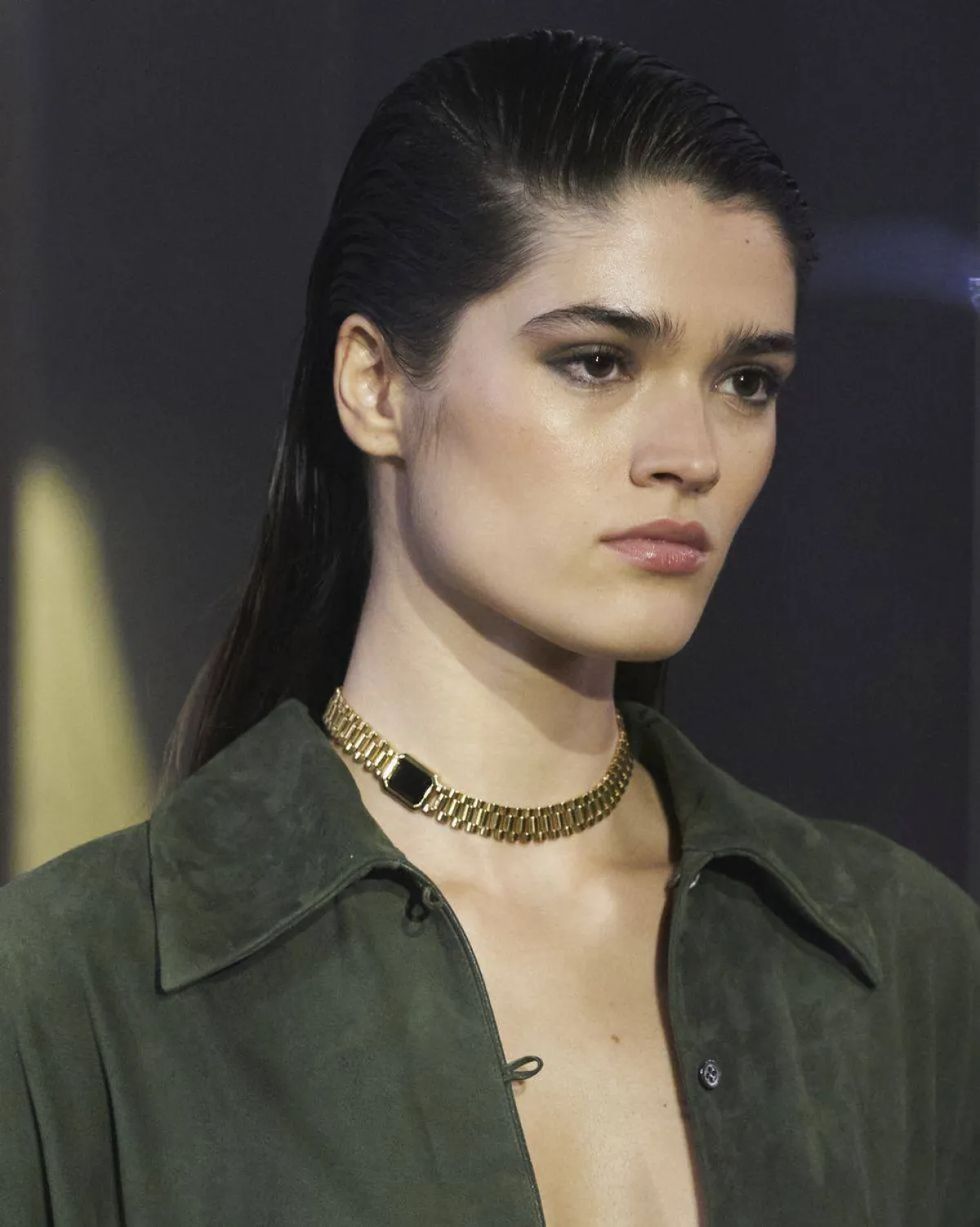 تسريحات شعر منسدلة 2023