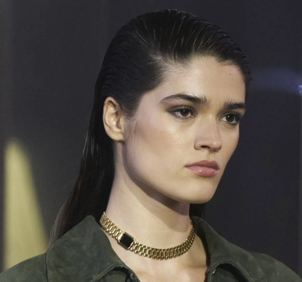 تسريحة الشعر المبلل المنسدل من عروض بالي Bally