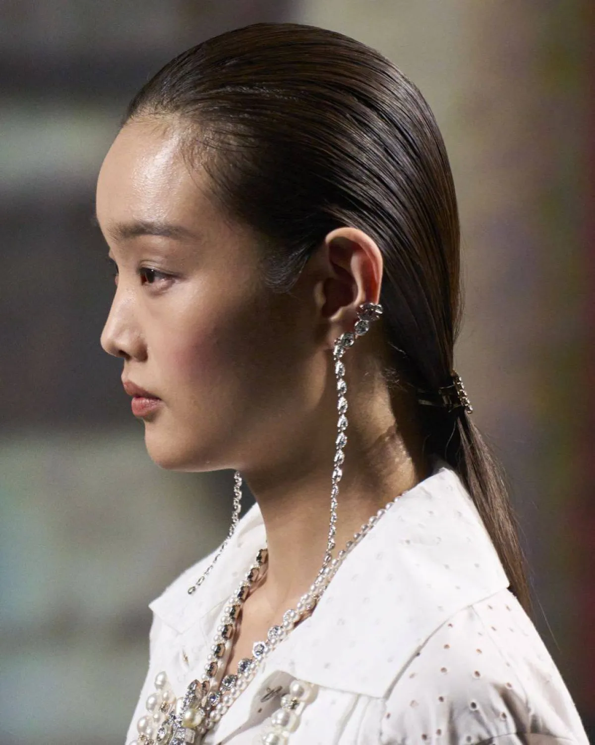 تسريحات شعر مرفوعة 2023