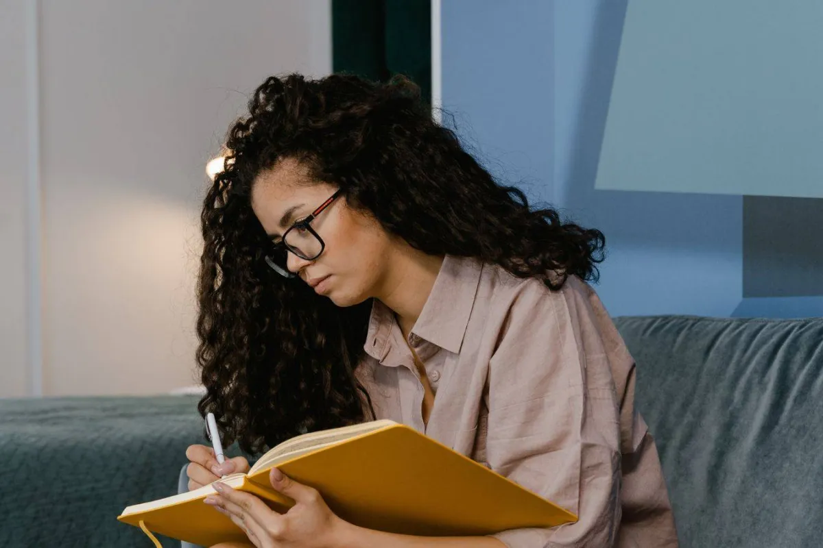 أهم عناصر الرواية