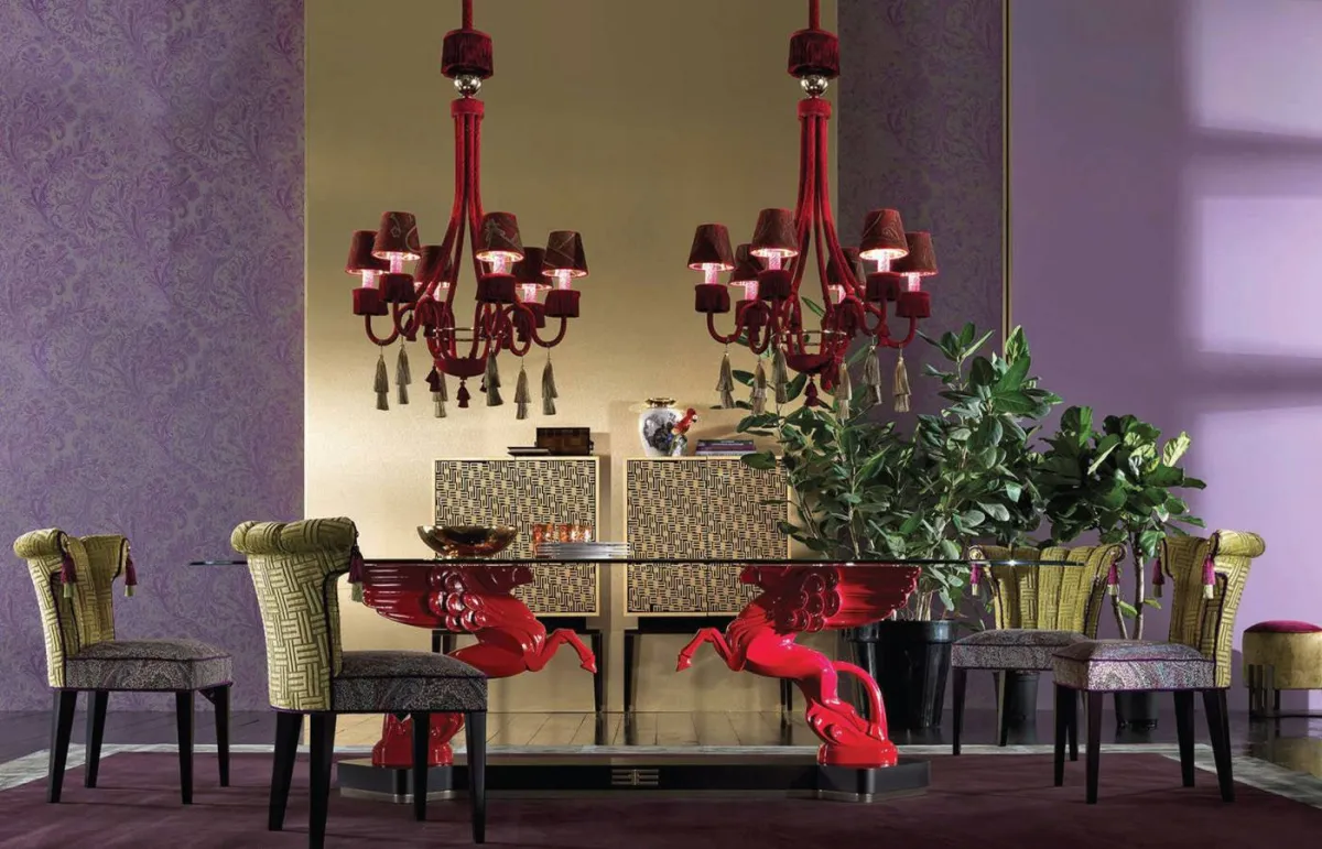 الأحمر الداكن للمسة فخمة في المنزل