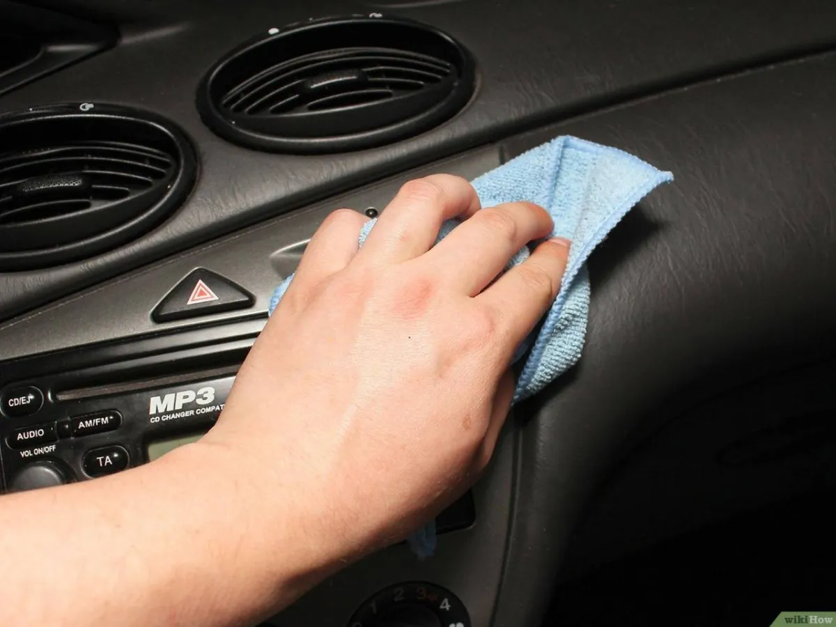كيفية تنظيف تابلوه السيارة
