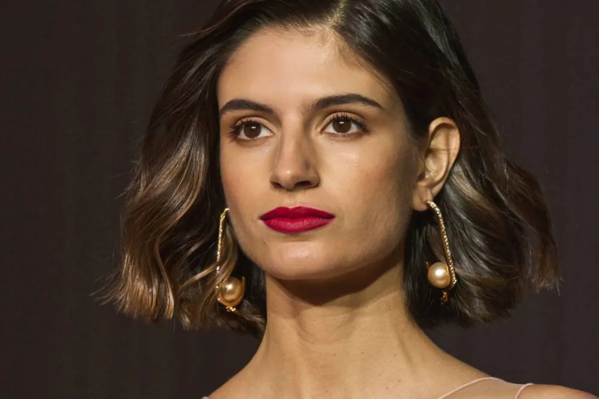  تسريحات للشعر القصير للمناسبات بالفير 