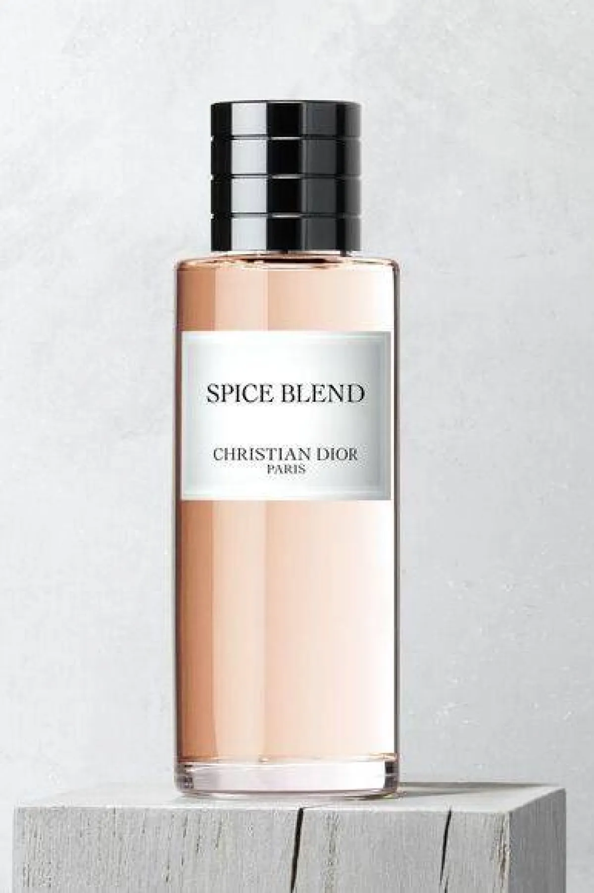 عطور خريفية دافئة للعروس