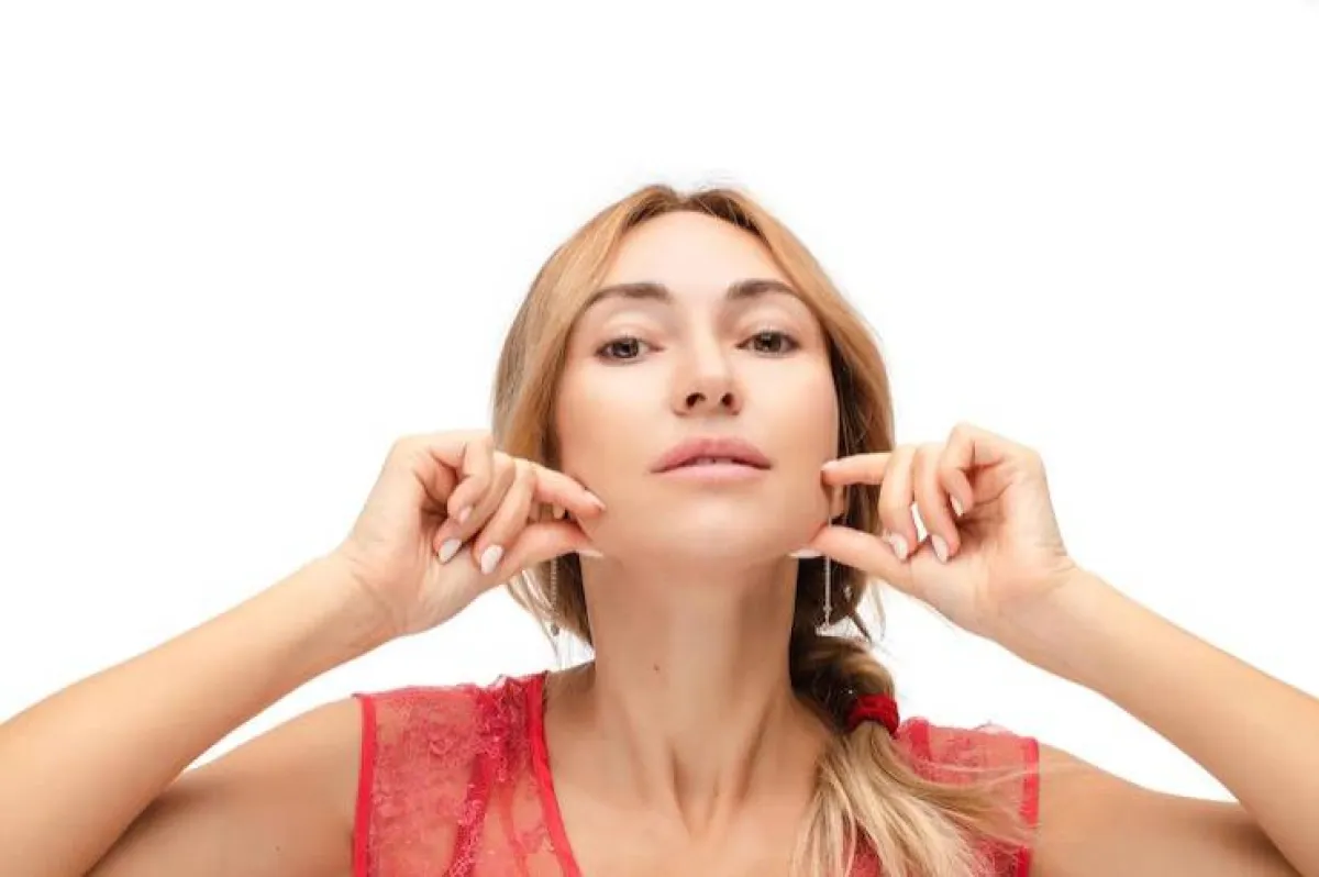 تمارين الوجه بطريقة خاطئة يجعل الوجه يبدو أكثر ترهلاً