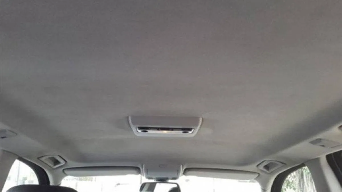 كيفية تنظيف سقف السيارة من الداخل؟