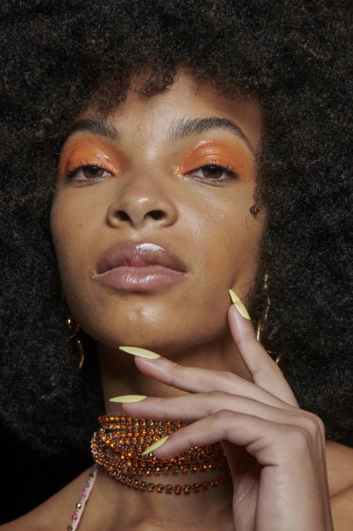 مكياج عيون برتقالي للخريف