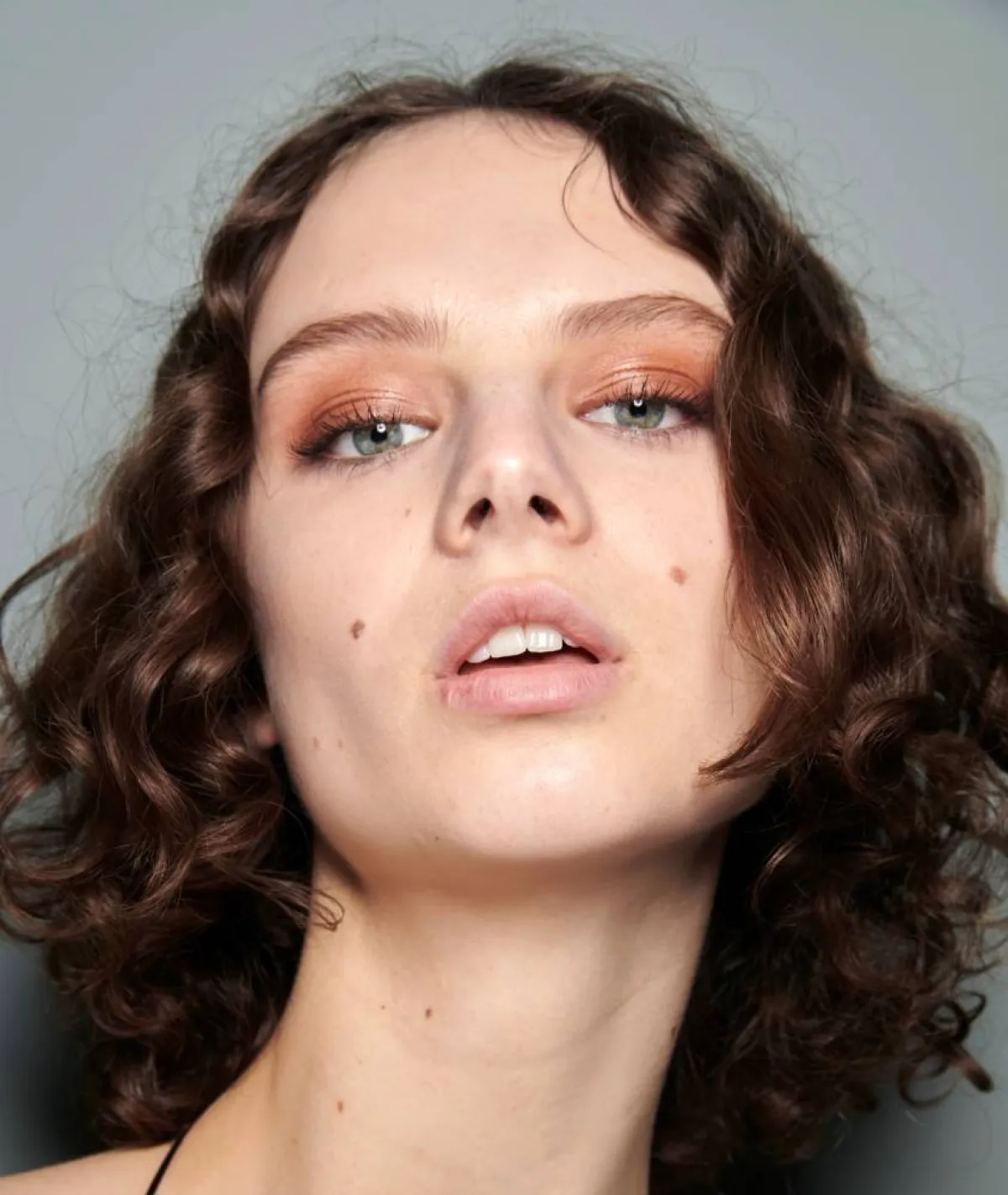 أساليب مكياج عيون برتقالي