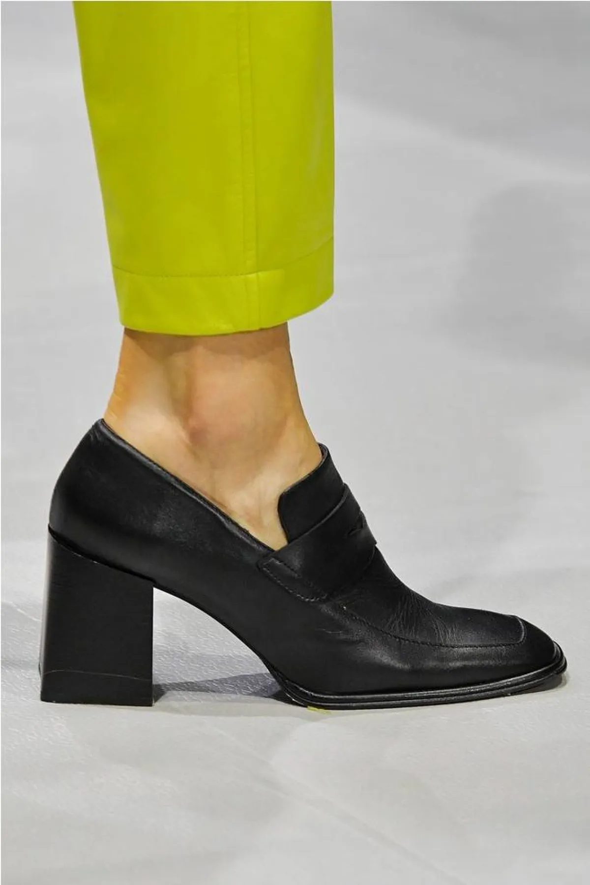 موديلات أحذية نسائية بكعب عريض، من بوجيسا Bouguessa